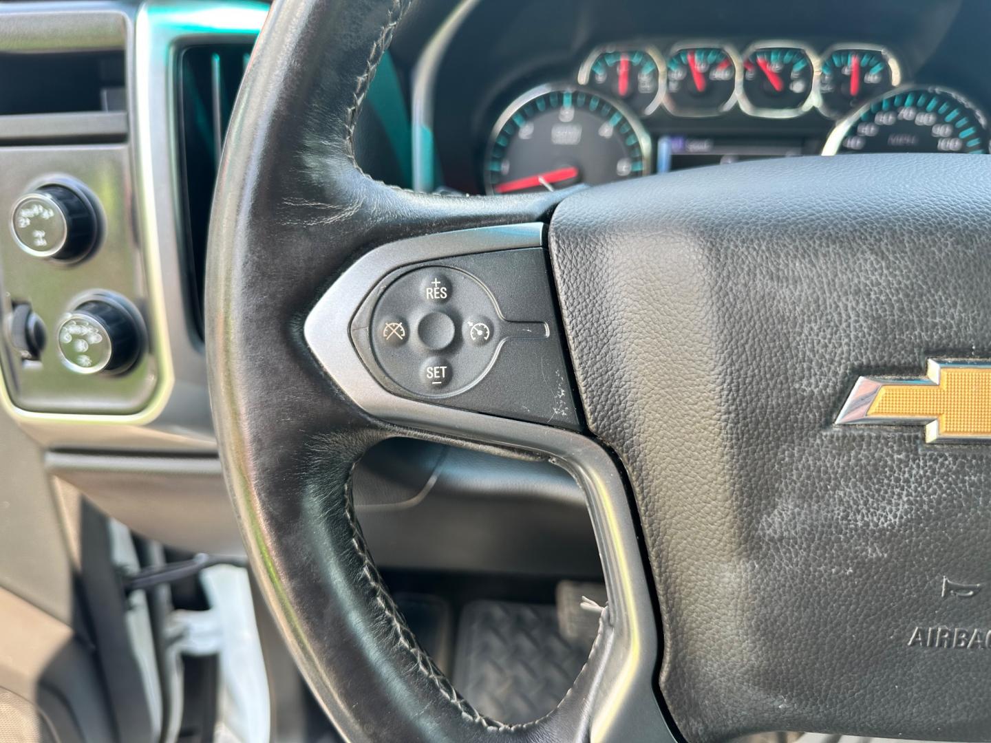 2017 White /Black Chevrolet Silverado 1500 LT (1GCVKREH5HZ) with an 4.3L V6 OHV 12V engine, 6-Speed Automatic transmission, located at 11115 Chardon Rd. , Chardon, OH, 44024, (440) 214-9705, 41.580246, -81.241943 - The 2017 Chevrolet Silverado 1500 LT Double Cab 4WD offers a harmonious fusion of rugged capability and modern convenience, powered by the robust 4.3-liter V6 engine. This engine, known for its reliability and efficiency, provides ample power for a variety of tasks, delivering 285 horsepower and 305 - Photo#24